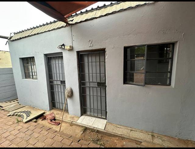 12 BEDROOM HOUSE FOR SALE IN TEDSTONEVILLE